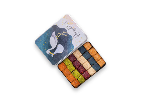 Yeni Bebek Hediyesi Metal Kutu Karışık Baklava Lokum